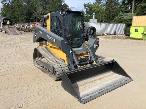 2022 DEERE 333G