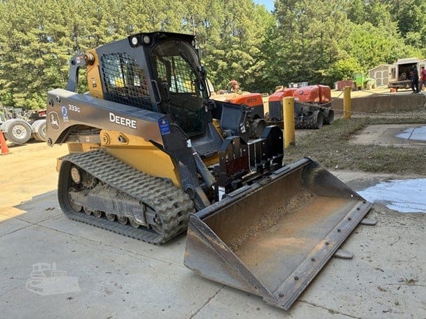 2022 DEERE 333G