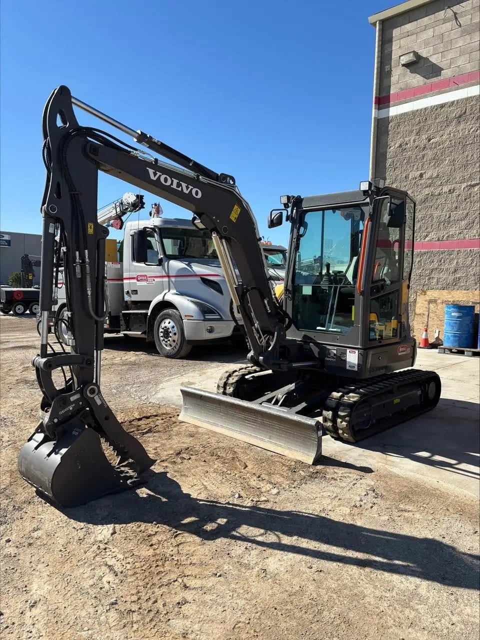 2024 VOLVO ECR40F