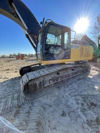 2021 DEERE 350G LC
