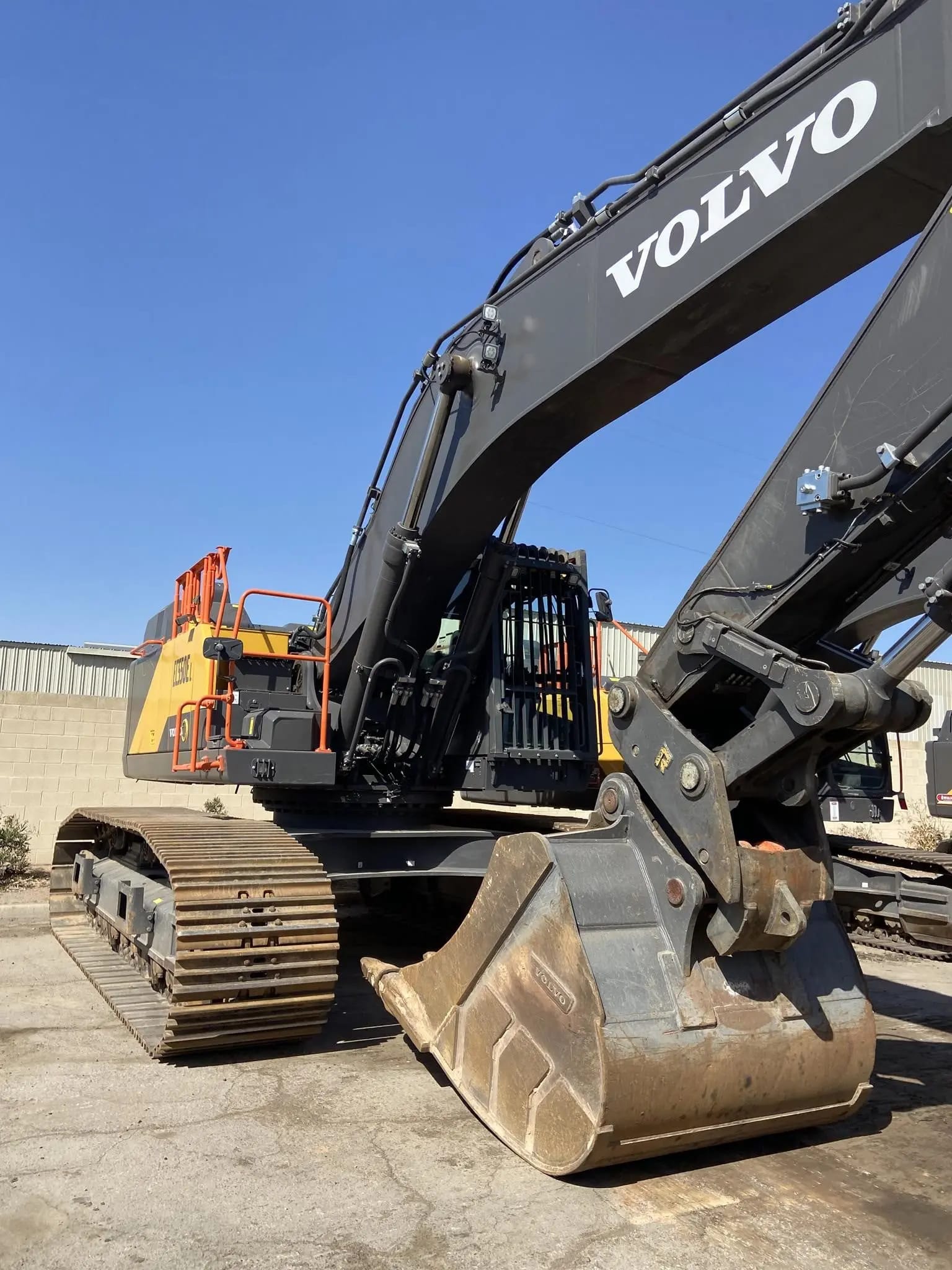 2023 VOLVO EC550EL