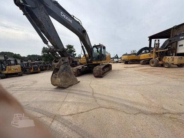 2023 DEERE 350 P-TIER