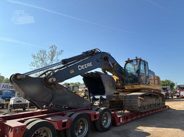 2023 DEERE 350 P-TIER