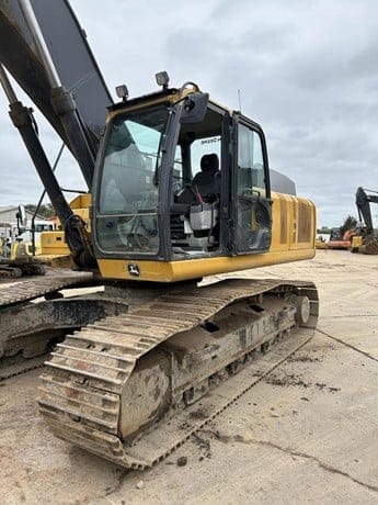 2023 DEERE 350 P-TIER