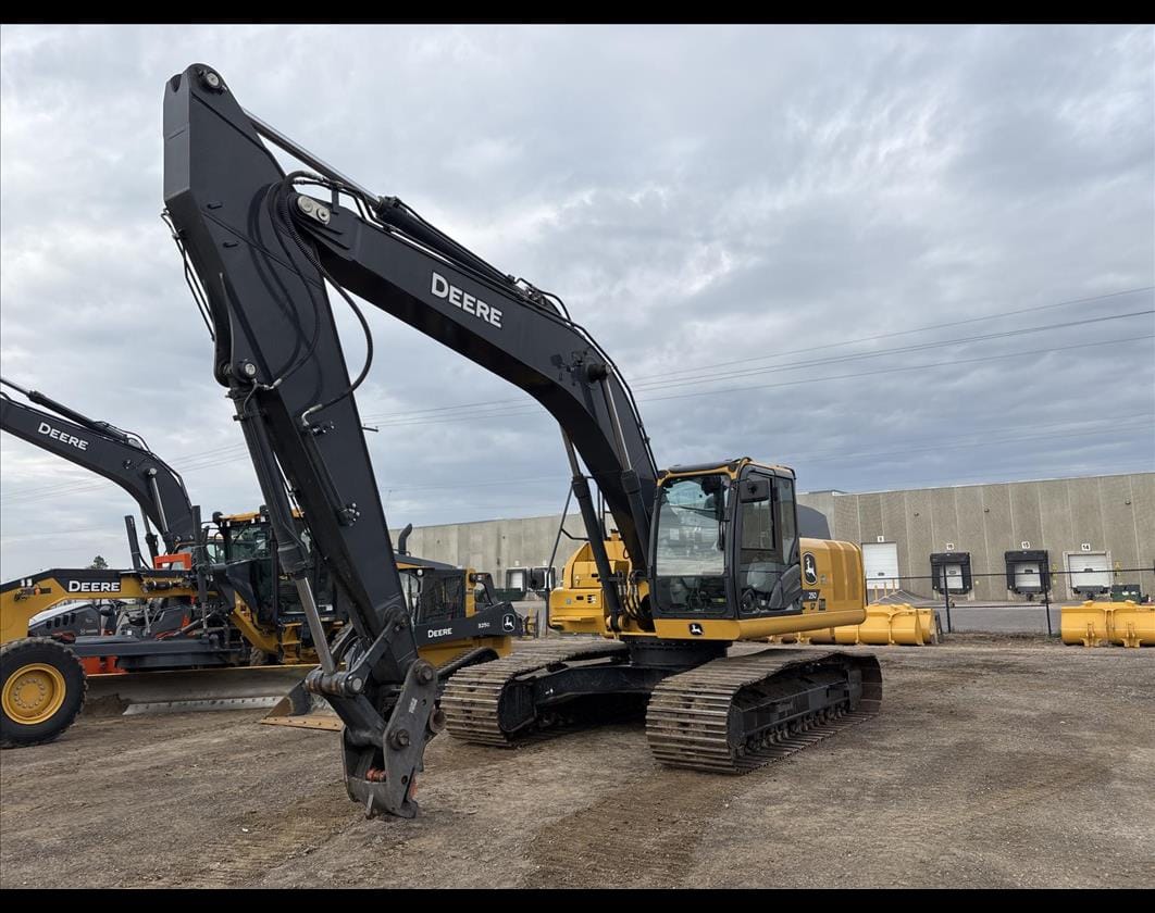 2023 JOHN DEERE 250P