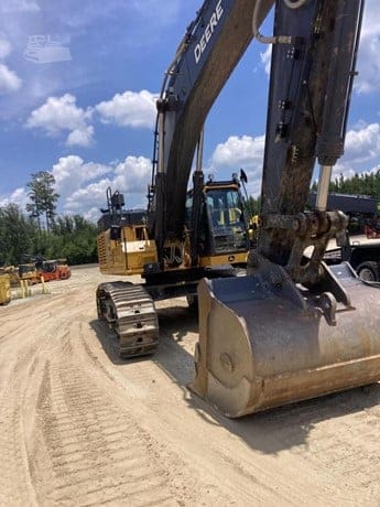 2023 DEERE 470 P-TIER