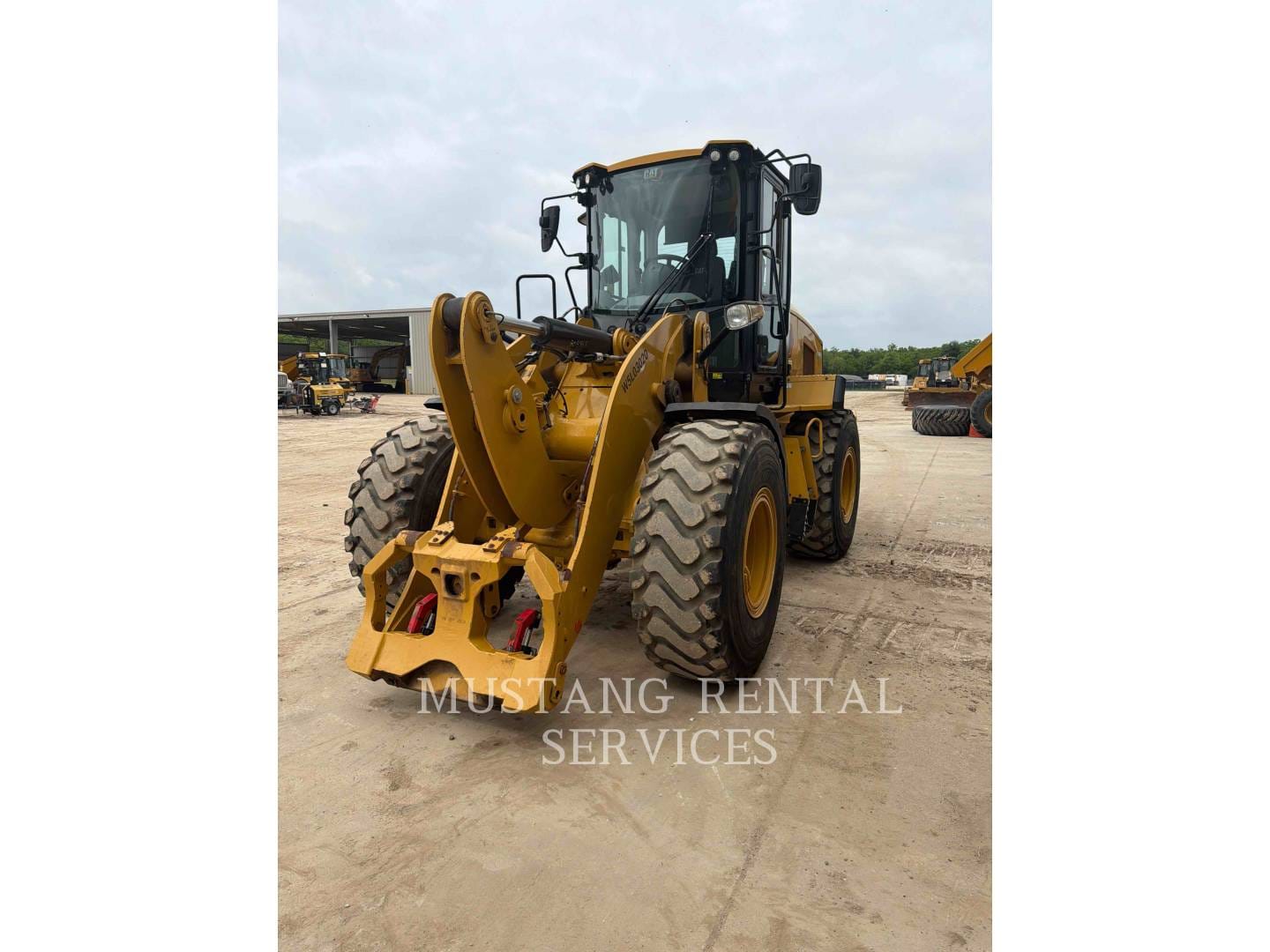 2023 CAT 926M