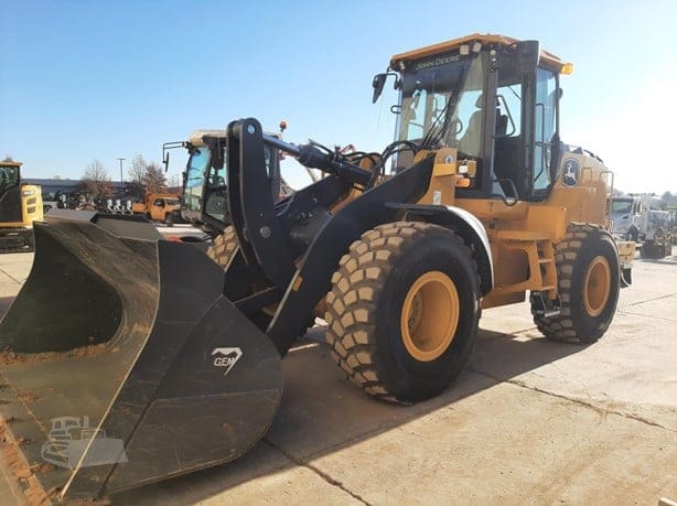 2023 DEERE 624 P-TIER