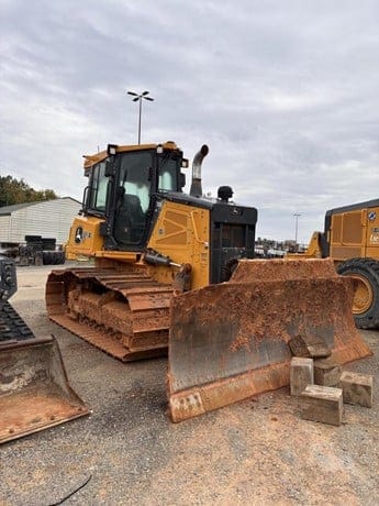 2023 DEERE 700L LGP