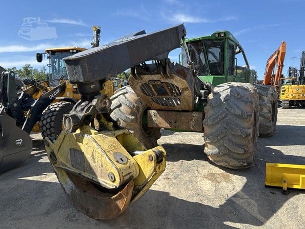 2021 DEERE 748L II