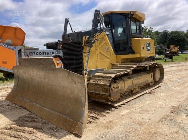 2023 DEERE 850L WLT