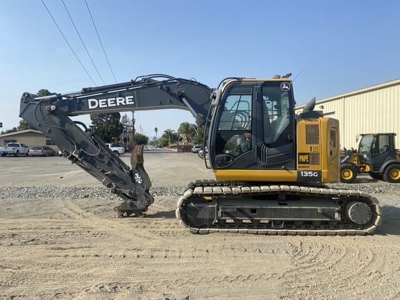 2019 JOHN DEERE 135G