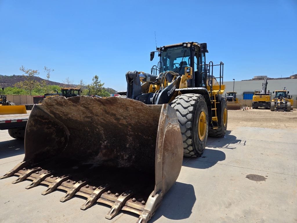 2022 John Deere 744L 4WD Production Class Wheel Loader