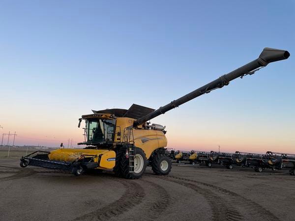 2024 New Holland CR8.90