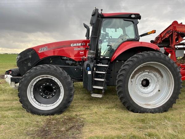2025 Case IH MAG325