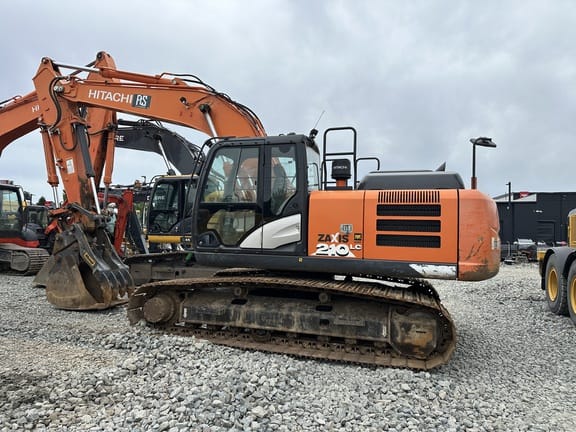 2017 HITACHI ZX2106