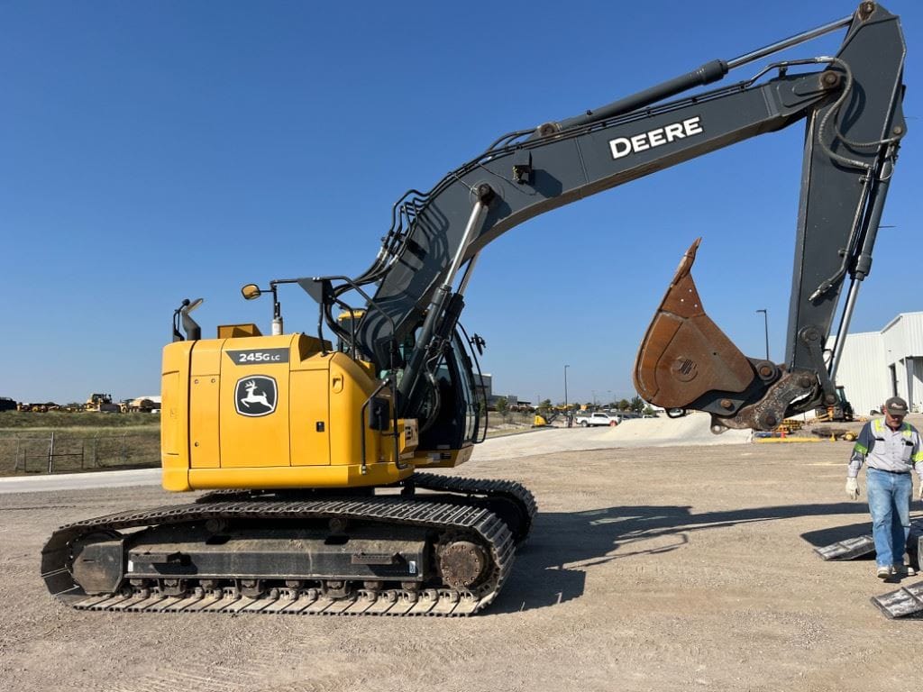 2022 John Deere 245G Excavator