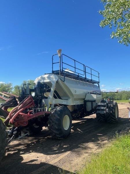 2024 Bourgault 8550