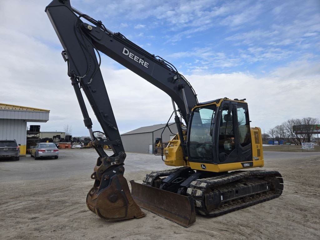 2021 John Deere 135G Excavator