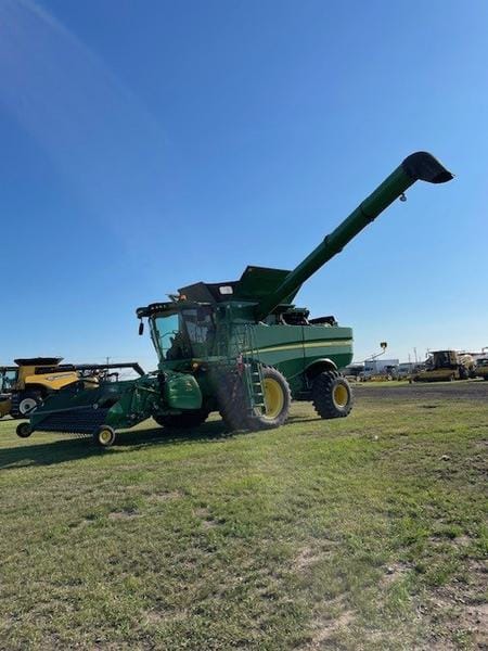 2013 John Deere S690
