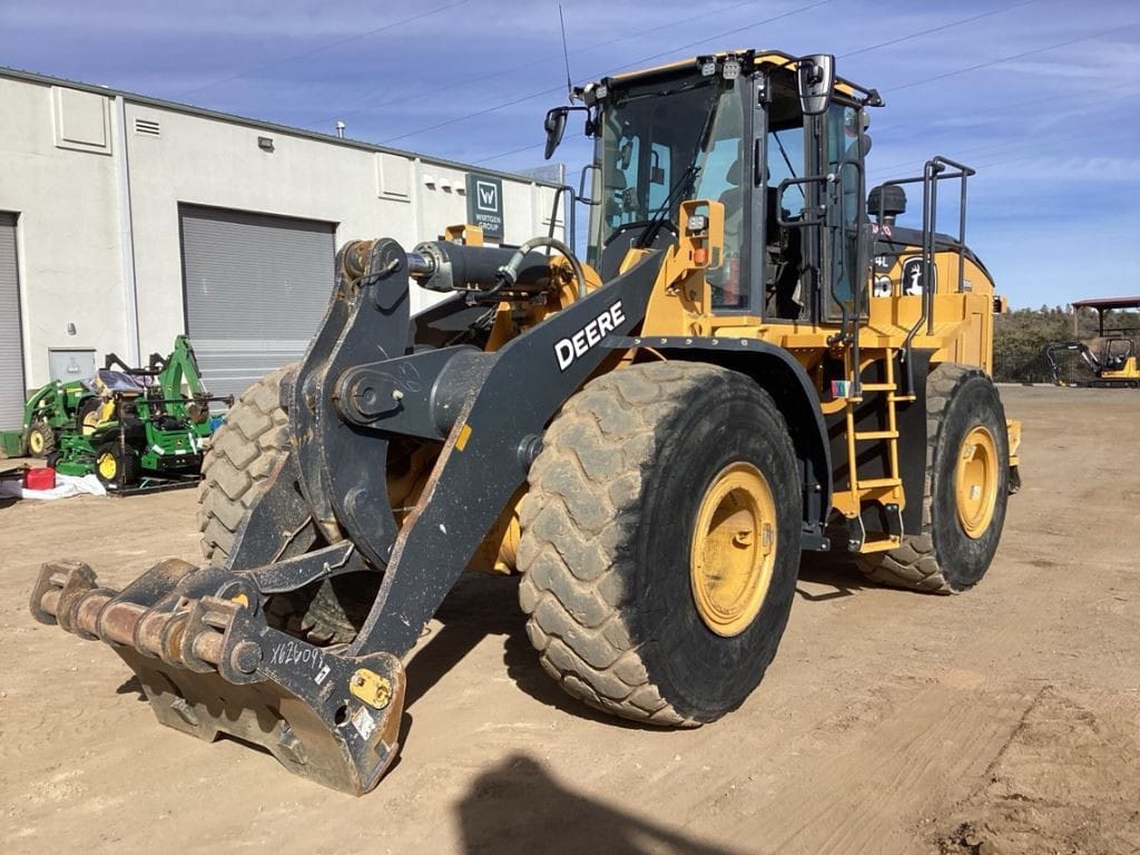2022 John Deere 744L 4WD Production Class Wheel Loader
