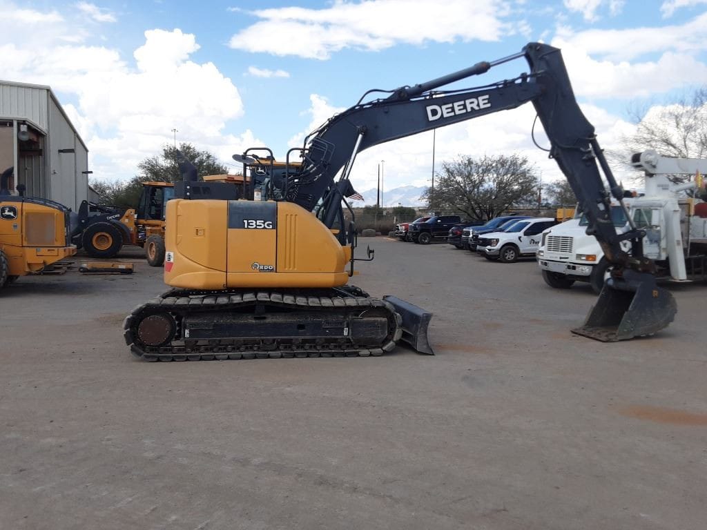 2020 John Deere 135G Excavator