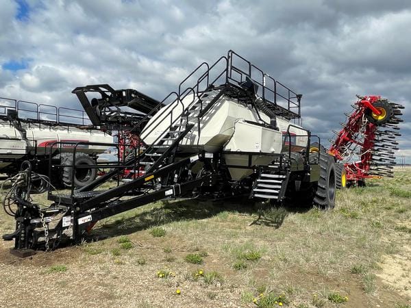 2022 Bourgault 3335PLS-84