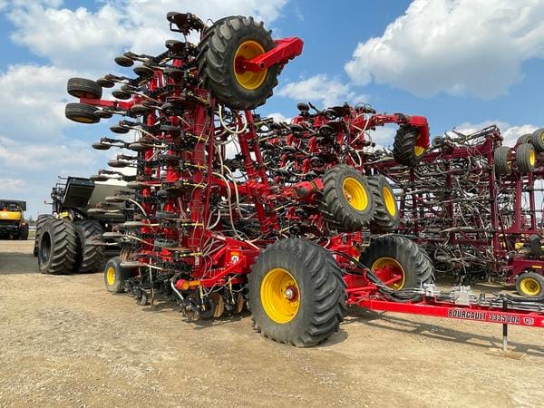 2022 Bourgault 3335-76
