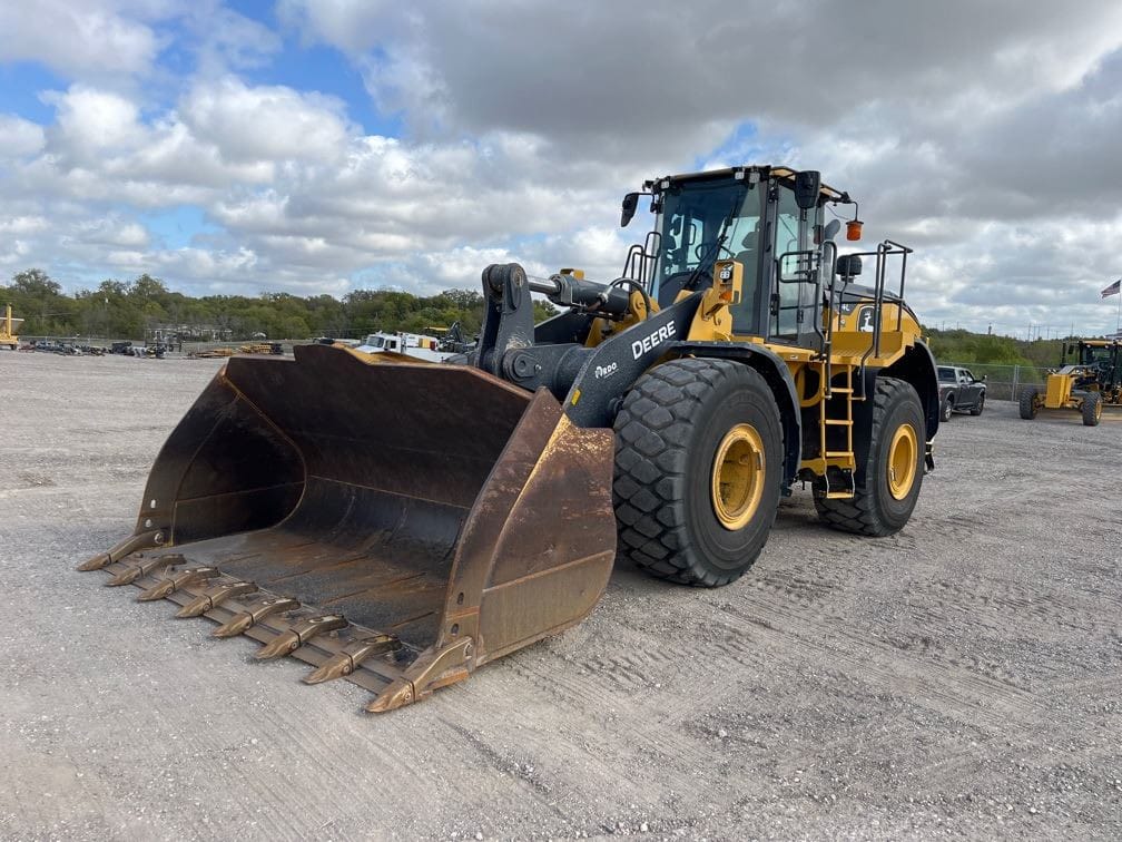 2021 John Deere 824L 4WD Production Class Wheel Loader