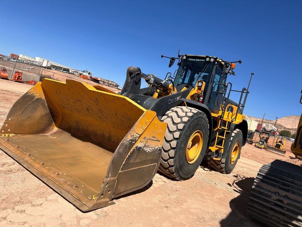2025 John Deere 744X 4WD Production Class Wheel Loader