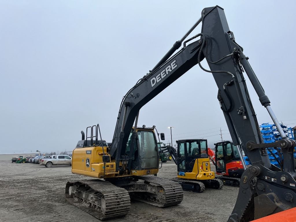 2022 John Deere 200G Excavator