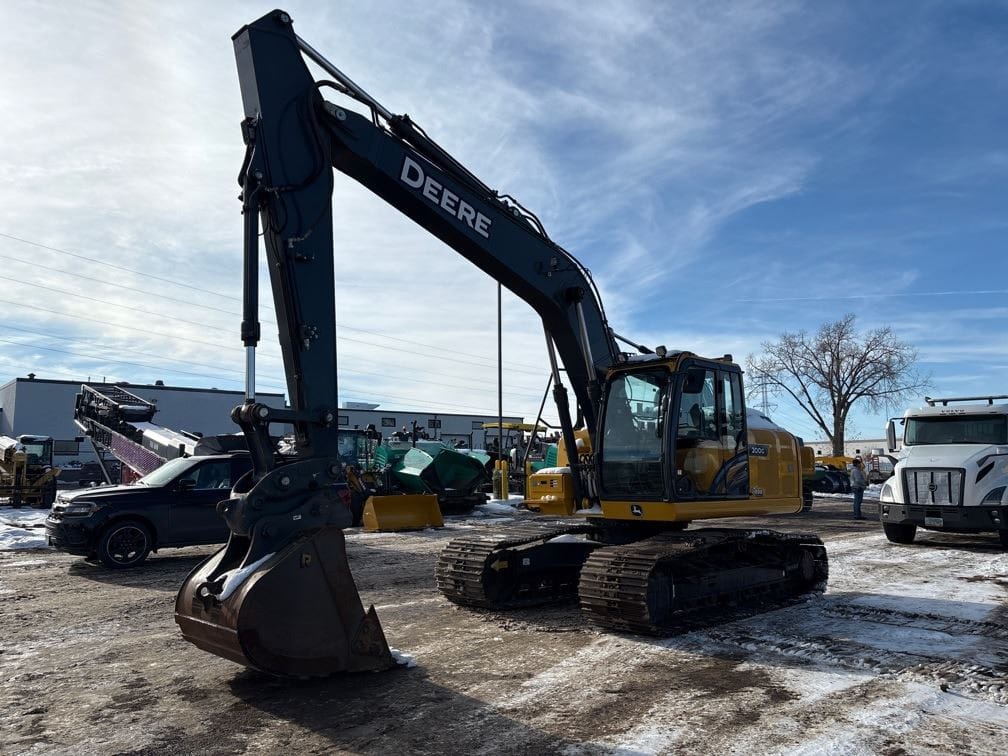 2022 John Deere 200G Excavator