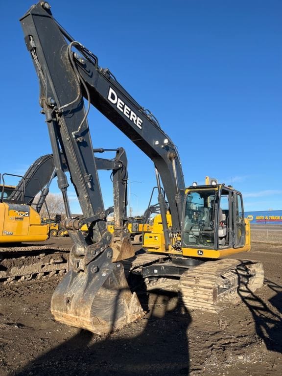2022 John Deere 200G Excavator