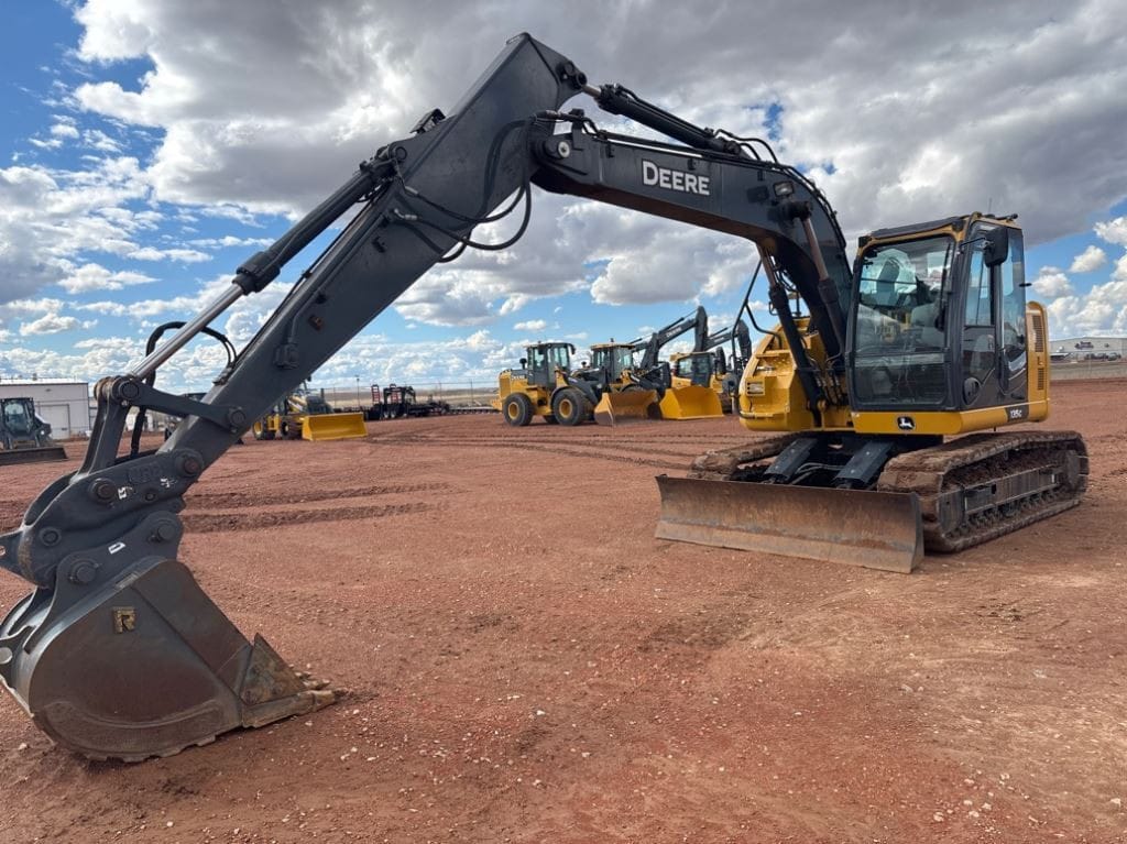 2022 John Deere 135G Excavator