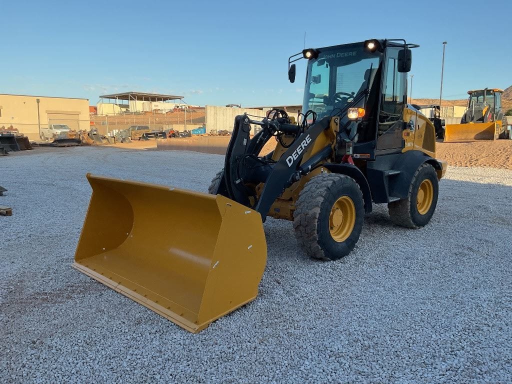 2021 John Deere 324L 4WD Compact Loader