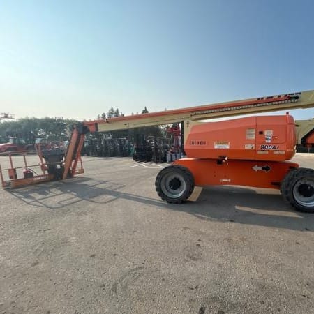 2017 JLG 800AJ