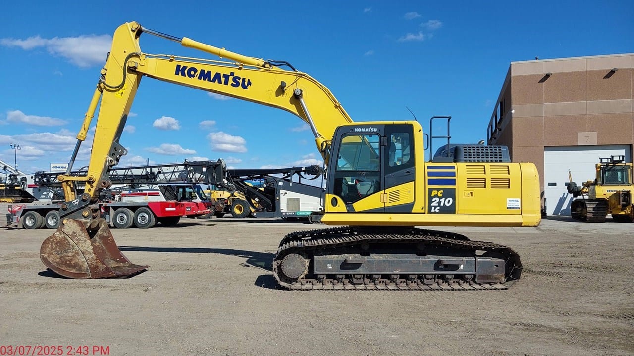 2018 Komatsu PC210LC-11 Excavator
