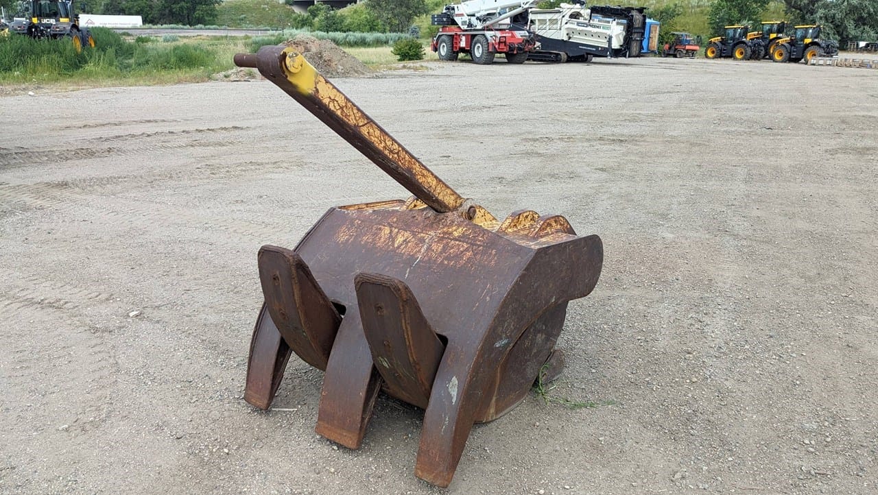 Labounty HDR110 Excavator Attachment