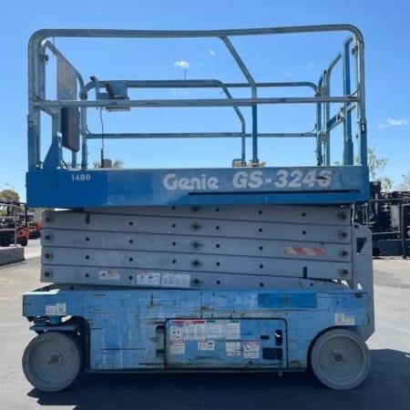 2006 GENIE GS3246