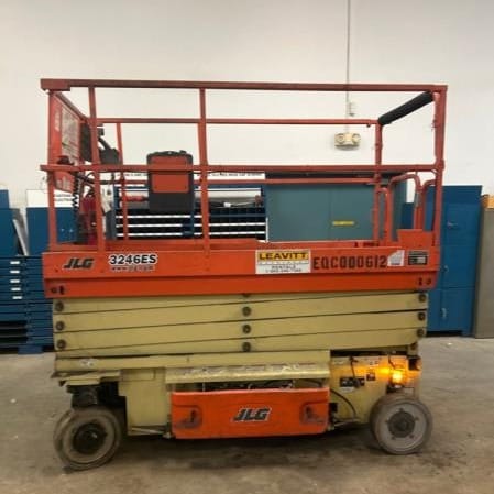 2016 JLG ES3246