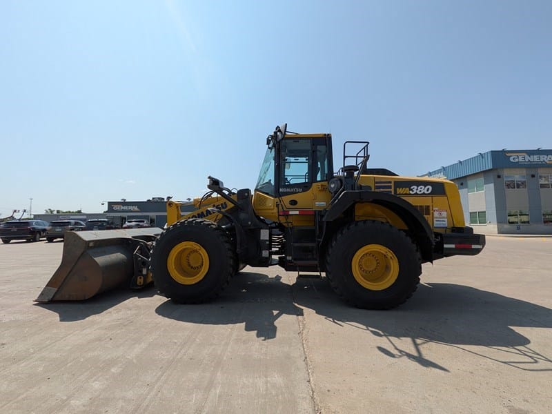 2017 Komatsu WA380-8 Loader
