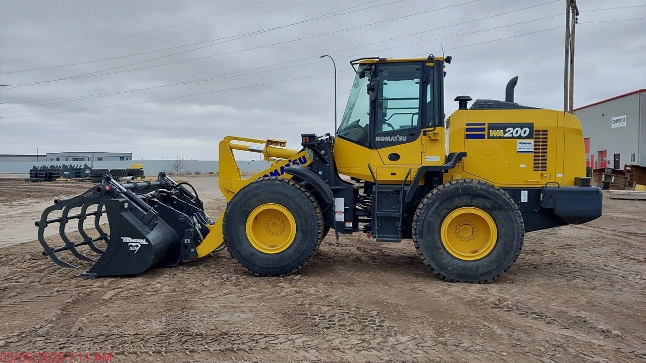 2022 Komatsu WA200-8 Loader