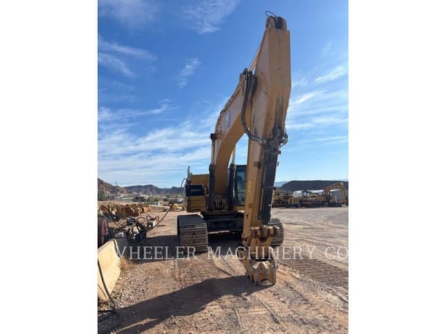 2024 Cat 352