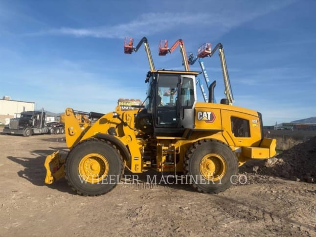 2024 Cat 938 QC
