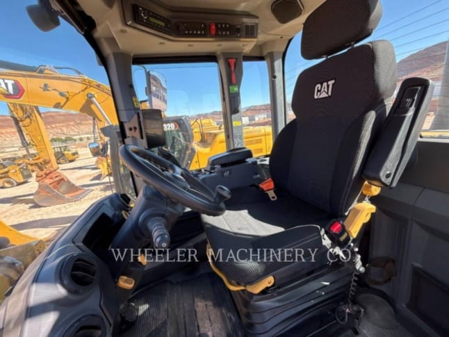 2024 Cat 938 QC