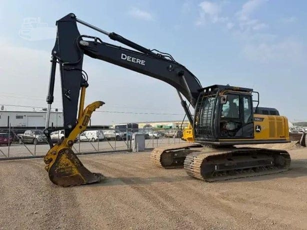 2022 DEERE 210G