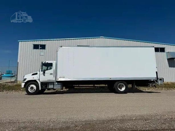 2020 HINO 268A