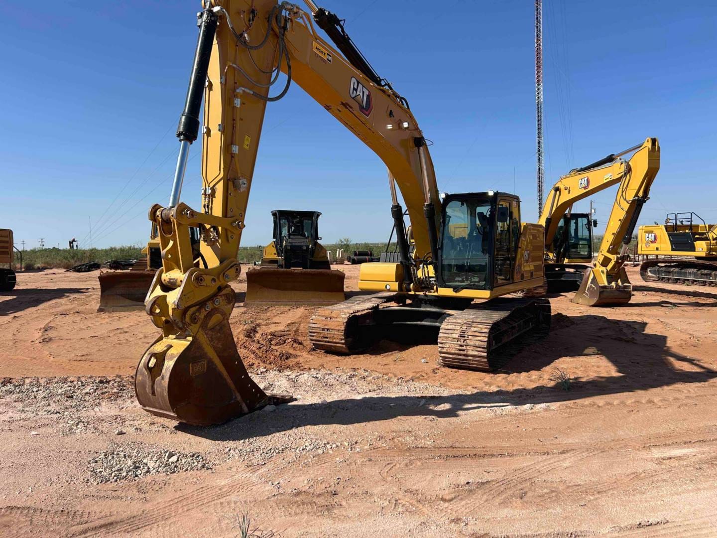 2023 CAT 326 TC