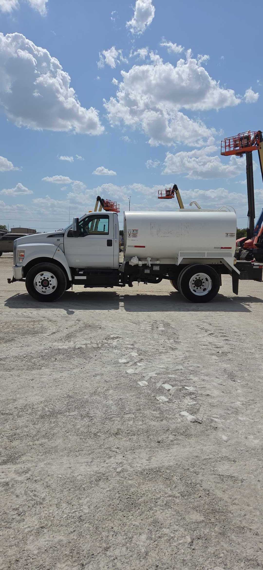 2017 FORD F650 GAS