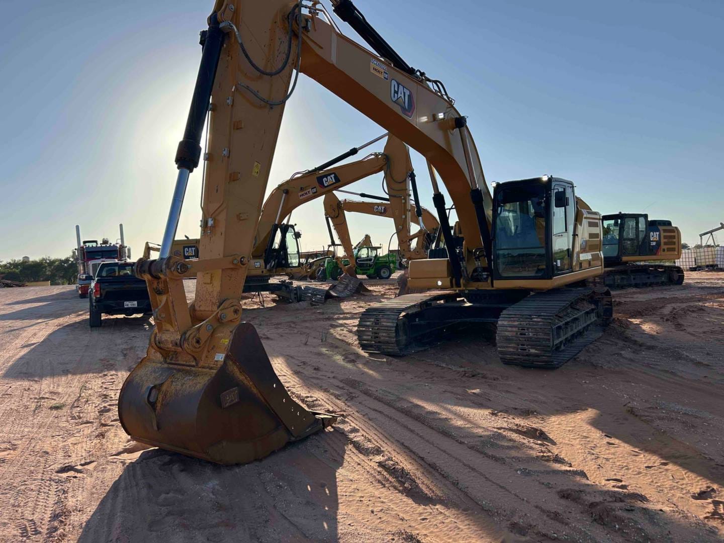 2023 CAT 330GC